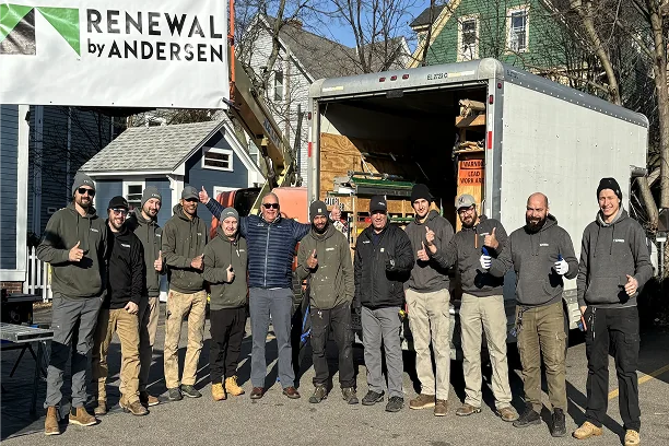 Renewal by Andersen team volunteering in the community